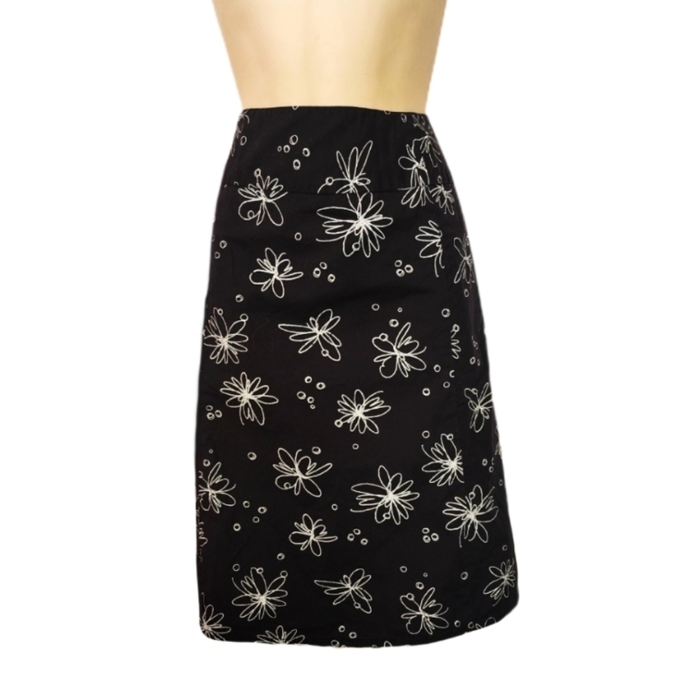 Rafaella Skirt 97% Cotton Daisy Floral Outline Black Size 10